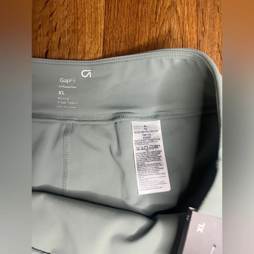 GapFit NWT sage skort sage green XL